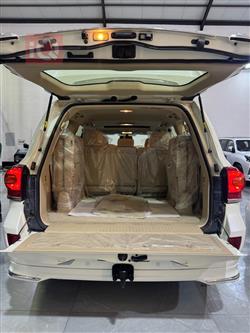 تۆیۆتا لاند کروزەر